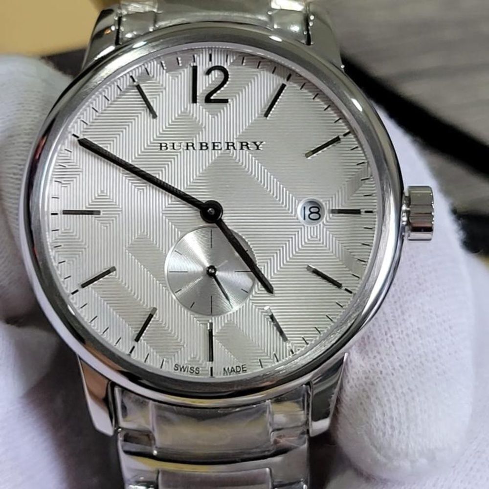 NIB Silver Burberry Watch in Stainless Steel
